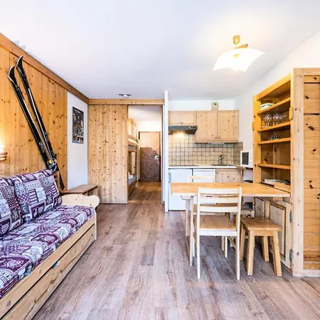 Le Dome - - Centre Station Mae-1833 *
